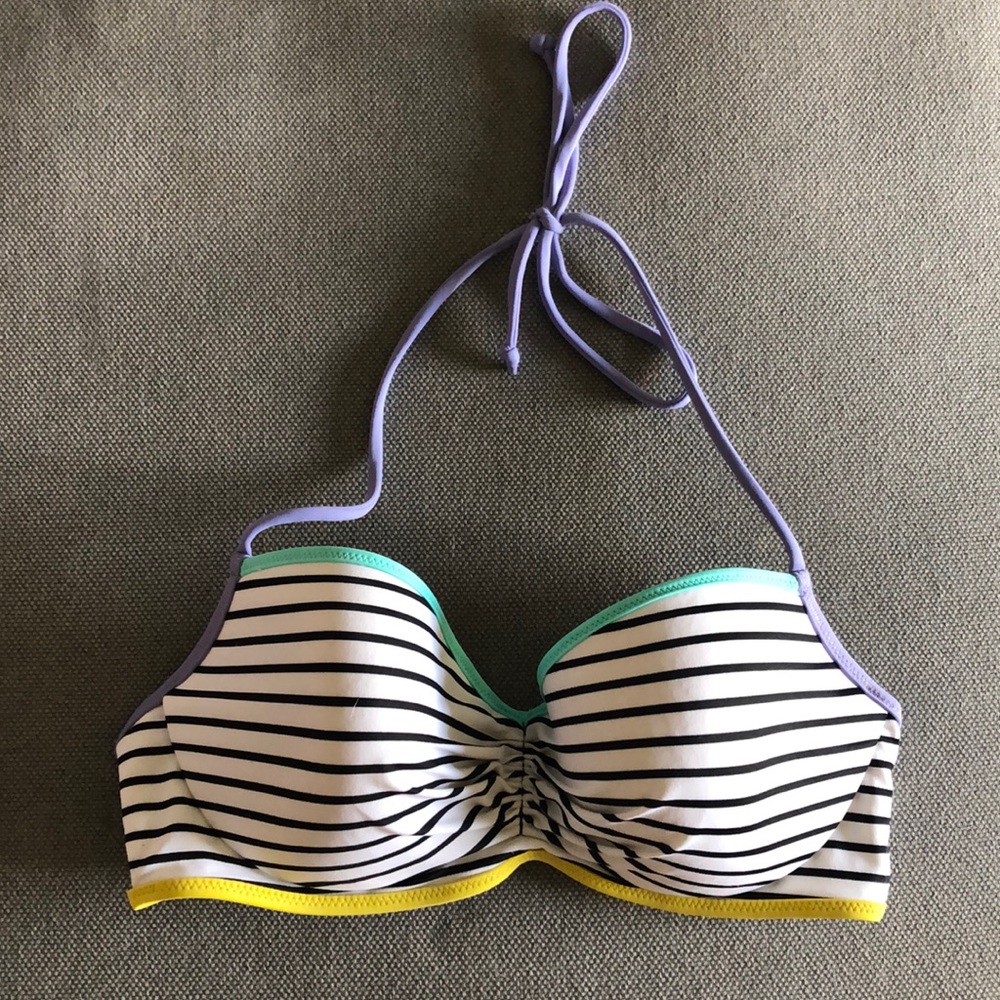 Victoria’s Secret bikini top